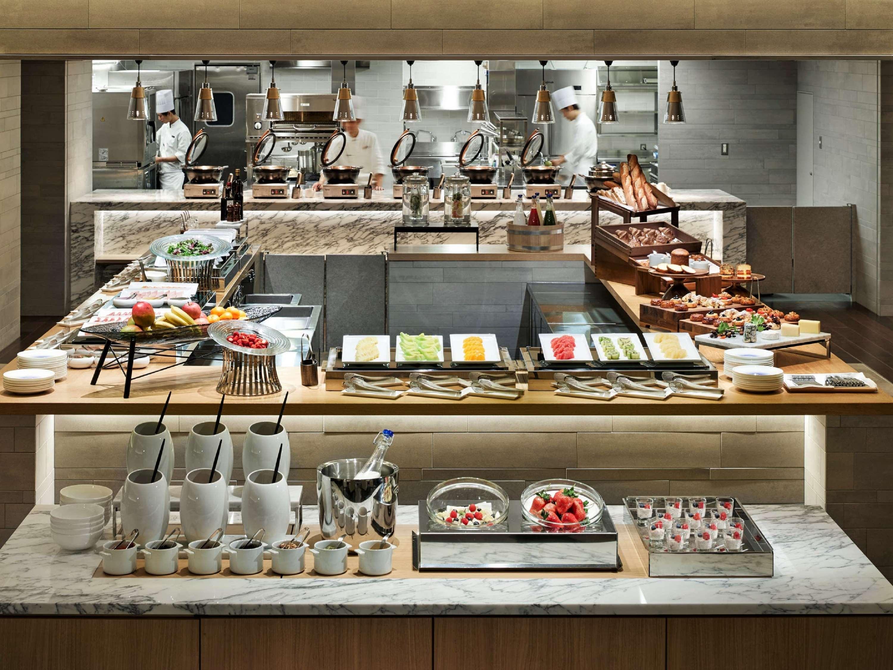 The Thousand Kyoto Ngoại thất bức ảnh A buffet at a restaurant